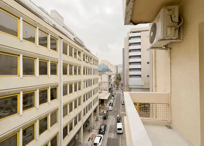 Satovriandou Spacious 128Sqm Apt In Athens