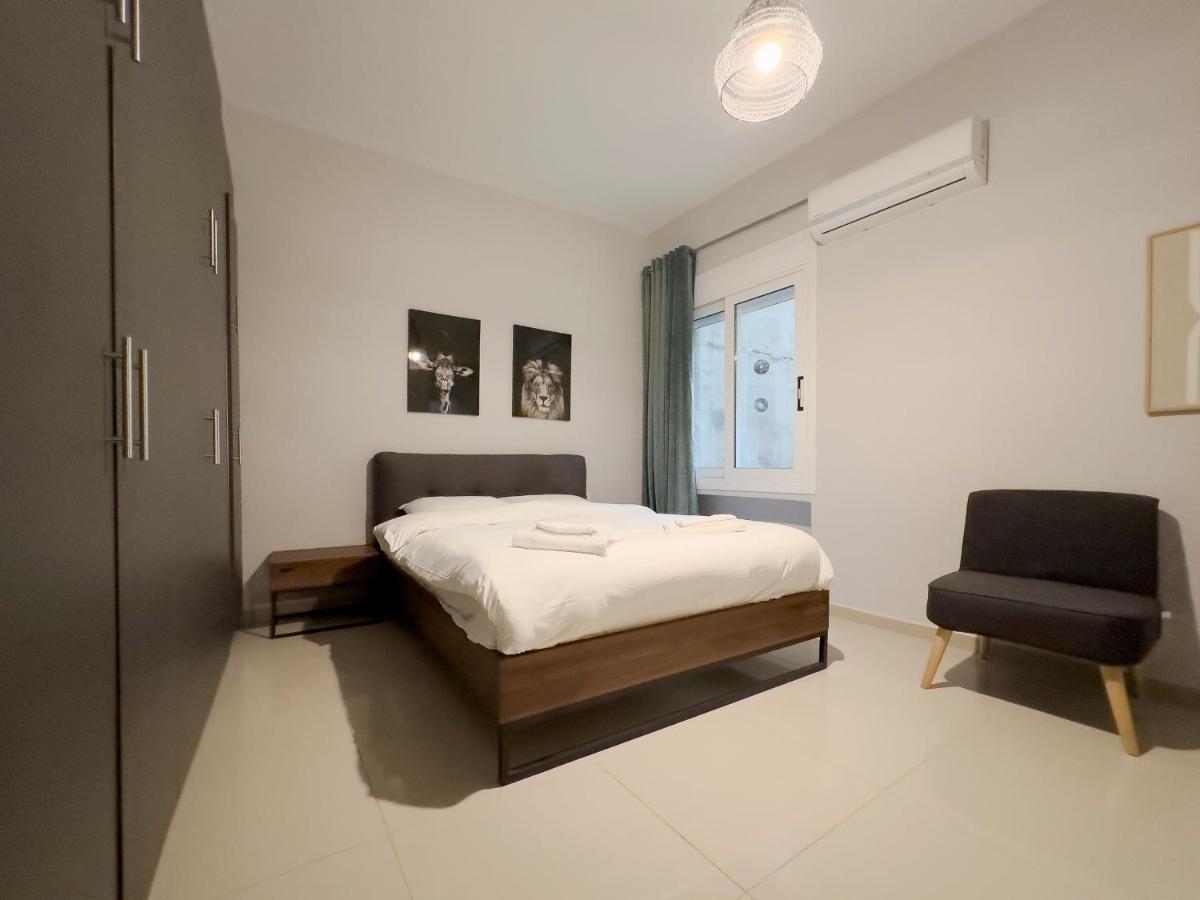 Satovriandou Spacious 128sqm In Athens