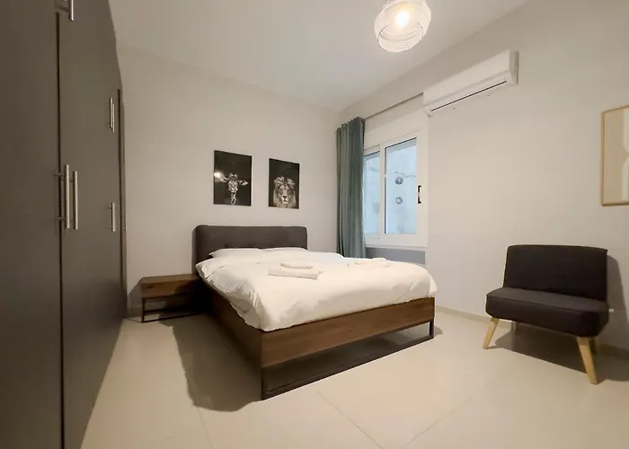 Satovriandou Spacious 128Sqm Apt In Athens